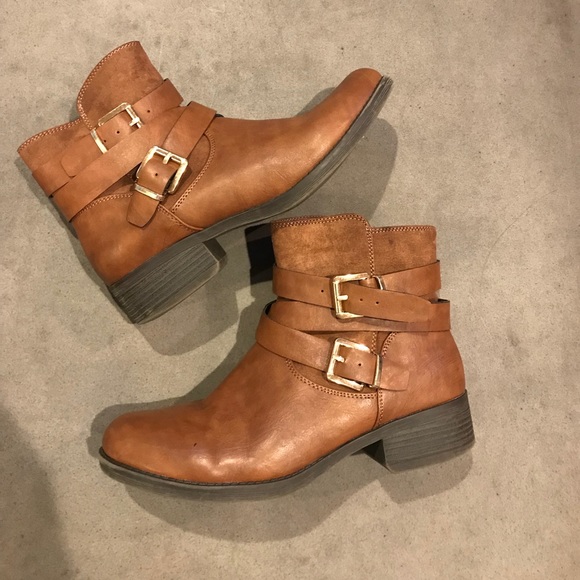 size 8 wide fit boots